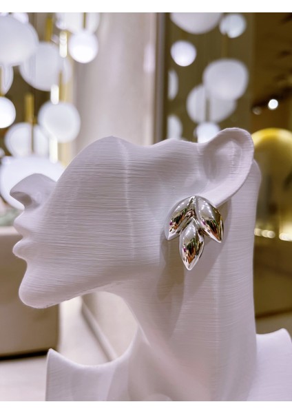 Üç Yaprak Gümüş Renginde Zara Model Küpe 1 Çift modelleri