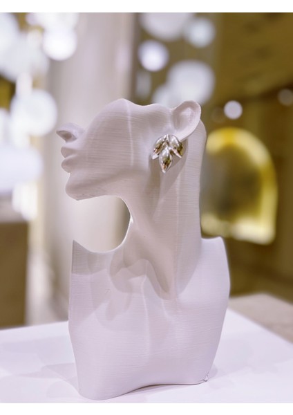 Üç Yaprak Gümüş Renginde Zara Model Küpe 1 Çift indirimleri