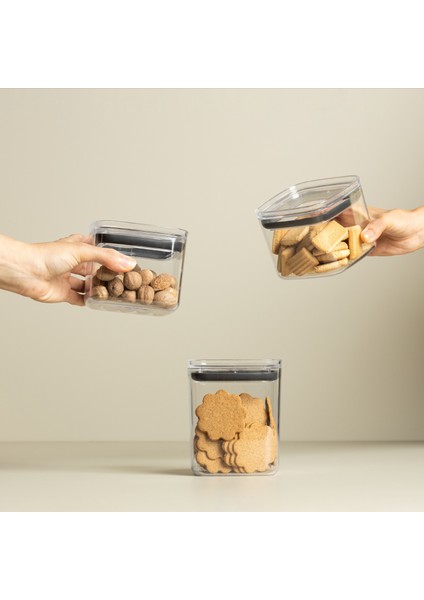 4'lü Vakumlu Silikon Contalı Kare Erzak,un,bakliyat Saklama Kabı SETI-3X700 ML-1X2100 ml