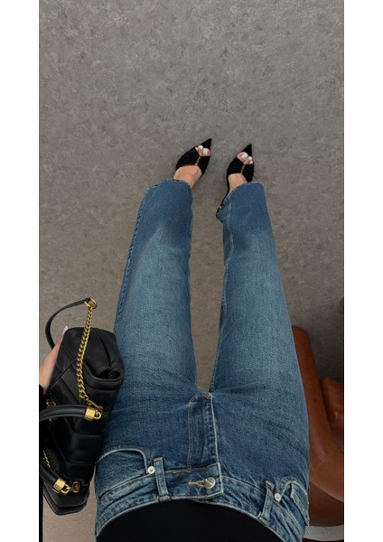 Yıkamalı Koyu Mavi Straight Jean indirimleri