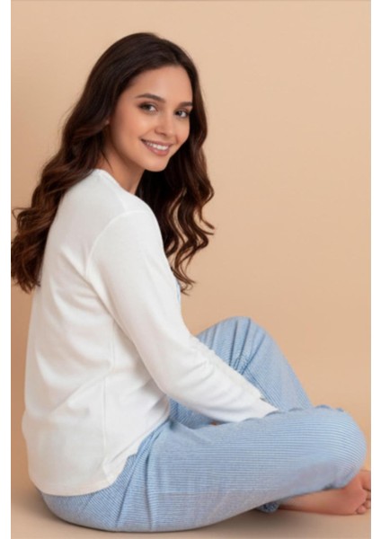 Kadın Pijama Takımı – Uzun Kollu Beyaz Üst ve Mavi Pantolon | Rahat ve Şık Ev Giyim fırsatları
