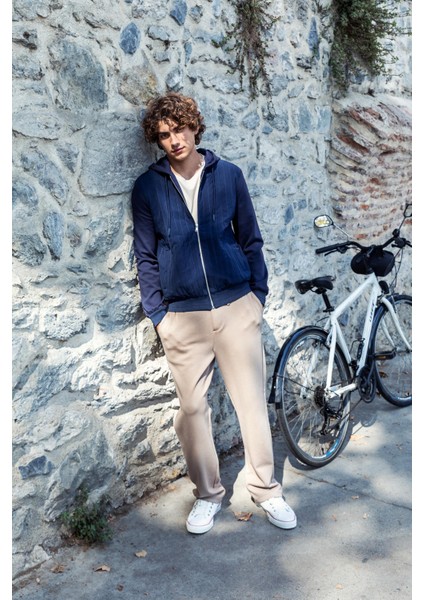 Erkek Kapüşonlu Fermuarlı Çift Kumaş Kapitone Detaylı Sweat Mont fiyatları