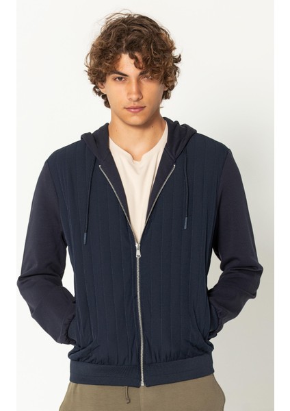 Erkek Kapüşonlu Fermuarlı Çift Kumaş Kapitone Detaylı Sweat Mont modelleri