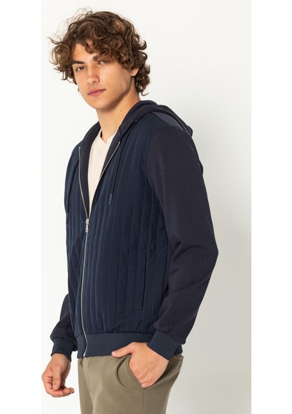 Erkek Kapüşonlu Fermuarlı Çift Kumaş Kapitone Detaylı Sweat Mont indirimleri