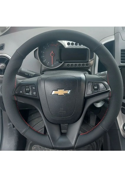 Dikişli Direksiyon Kılıfı Siyah Deri Noktalı Deri Kırmızı Dikişli Chevrolet Aveo Için