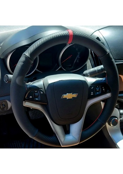 Dikişli Direksiyon Kılıfı Karbon Deri Noktalı Deri Kırmızı Yüzük / Dikişli Chevrolet Cruze