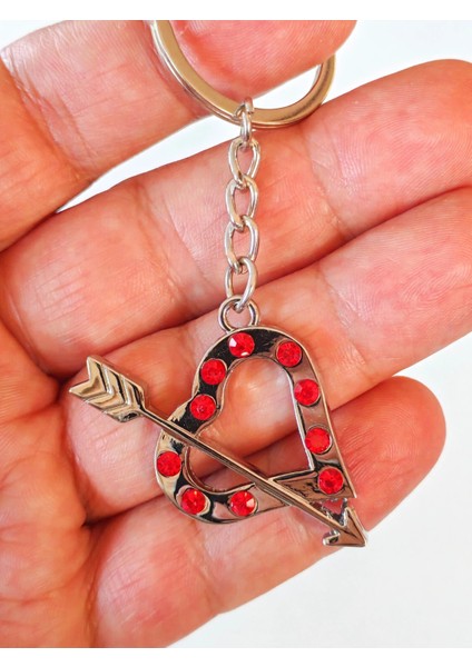Kırmızı Taşlı Ok ve Kalp Şeklinde Metal Anahtarlık indirimleri