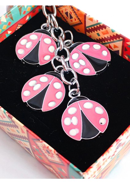 Pembe Uğur Böceklerinden Metal Anahtarlık