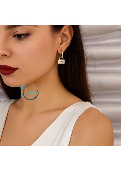 Pirinç Gold Renk Sallantı Zirkon Taşlı Çanta Model Kadın Küpe