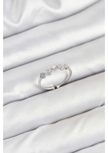 Bfs Pirinç Gümüş Renk Minimal Yonca Detaylı Kadın Yüzük