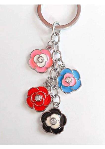 Renkli Güllerden Oluşan Metal Anahtarlık