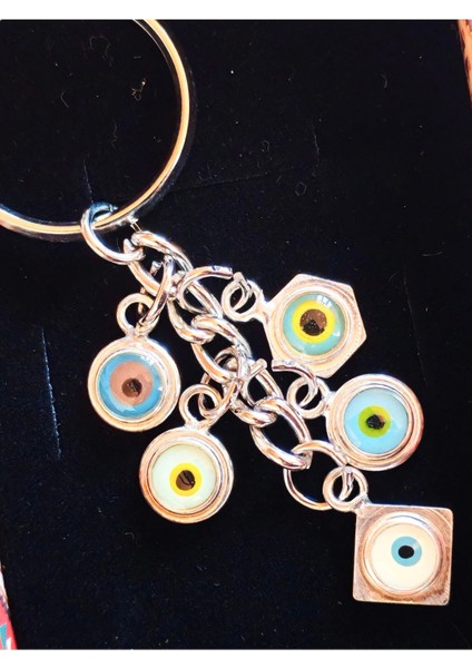 Zincirli Farklı Renklerde Küçük Cam Gözlerden Oluşan Metal Anahtarlık