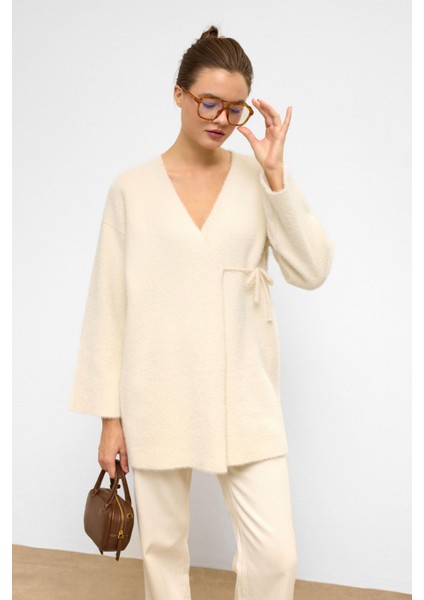 Bağcık Kapamalı Soft Triko Hırka Ekru 8269 modelleri