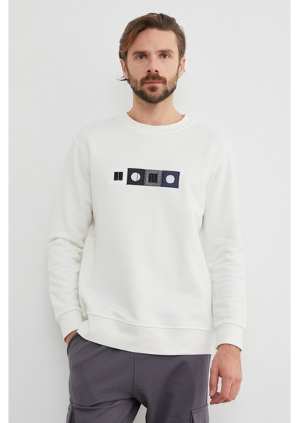 3 Iplik Nakışlı Bisiklet Yaka Sweatshirt fiyatları