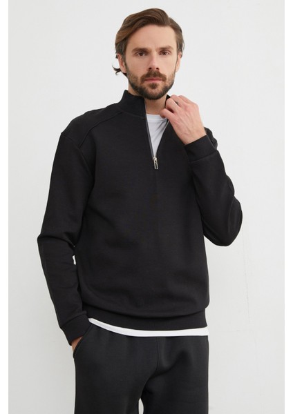 Dik Yaka Yarım Fermuarlı Sweatshirt