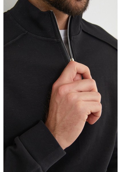 Dik Yaka Yarım Fermuarlı Sweatshirt indirimleri