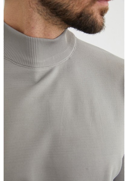 Basic Dik Yaka Triko Kazak