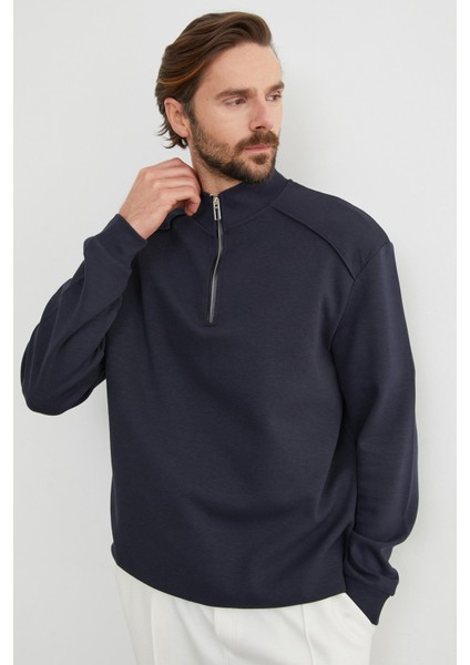 Dik Yaka Yarım Fermuarlı Sweatshirt