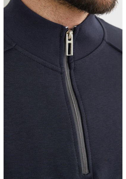 Dik Yaka Yarım Fermuarlı Sweatshirt fırsatları