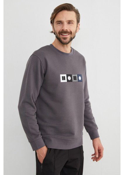 3 Iplik Nakışlı Bisiklet Yaka Sweatshirt fiyatları