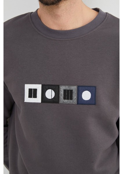 3 Iplik Nakışlı Bisiklet Yaka Sweatshirt fırsatları