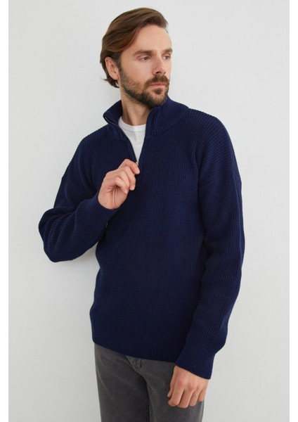 Yarım Fermuarlı Dik Yaka Kazak