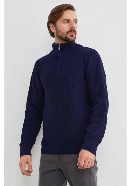 Yarım Fermuarlı Dik Yaka Kazak