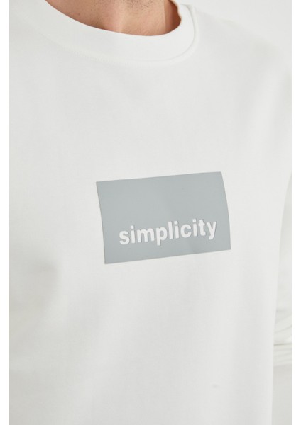 Simplicity Yazı Baskılı Bisiklet Yaka Sweatshirt fırsatları