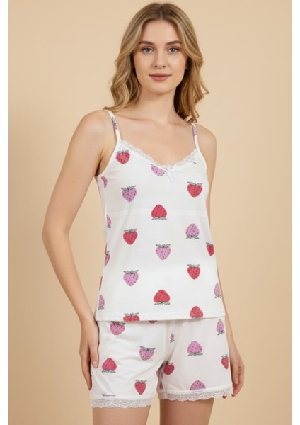 Kadın Çilek Desenli Dantelli Şortlu Pijama Takımı – Askılı Yazlık Ev Giyim