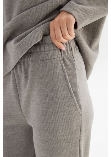 Straight Fit Düz Kesim Normal Bel Gri Sweatpant Eşofman Altı fırsatları