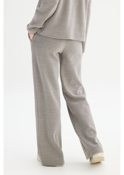 Straight Fit Düz Kesim Normal Bel Gri Sweatpant Eşofman Altı indirimleri