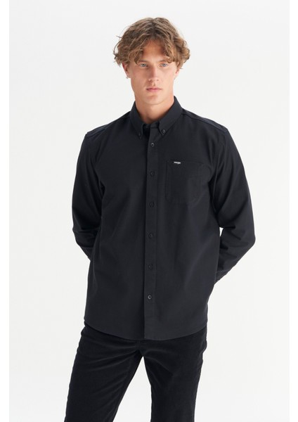 %100 Pamuk Regular Fit Normal Kesim Cep Detaylı Siyah Gömlek