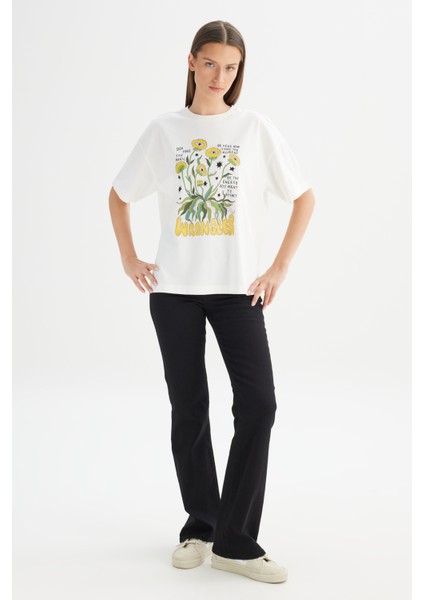 %100 Pamuk Loose Fit Rahat Kesim Bisiklet Yaka Baskılı Kırık Beyaz Tişört fiyatları