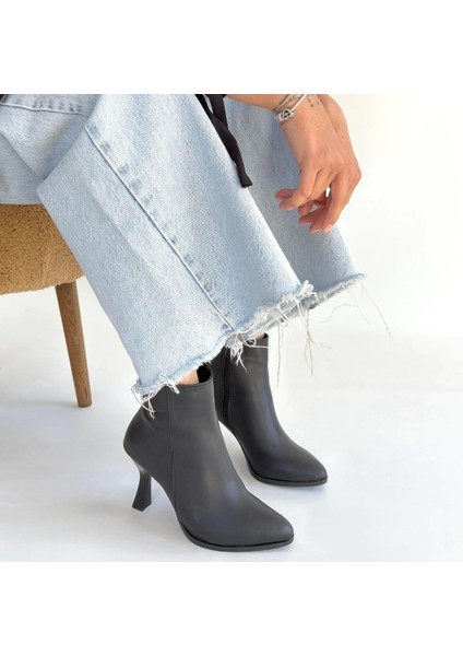 Mişha Siyah Cilt Topuklu Bot fırsatları