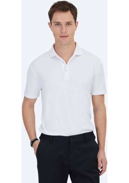 Beyaz Jakarlı Polo Yaka T-Shirt