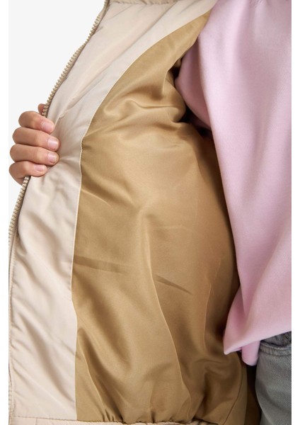 Kız Çocuk Su Geçirmez Kapüşonlu Fermuarlı Mont E9811A825AU