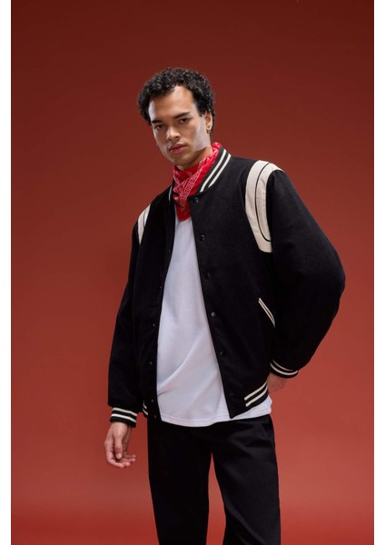 Su İtici Regular Fit Kolej Yaka Bomber Çıtçıtlı İç Cepli Mont E9245AX25WN modelleri