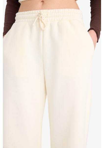 Straight Fit Beli Bağcıklı Cepli Düz Paça Eşofman Altı A0954AX25WN indirimleri