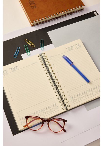 Kişiye Özel Hediyelik Spiralli 2026 Düz Sert Kapak Gri Deri Ajanda fiyatları