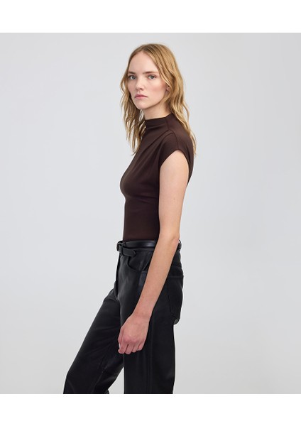 Dik Yaka Body IW6250070103074 fiyatları