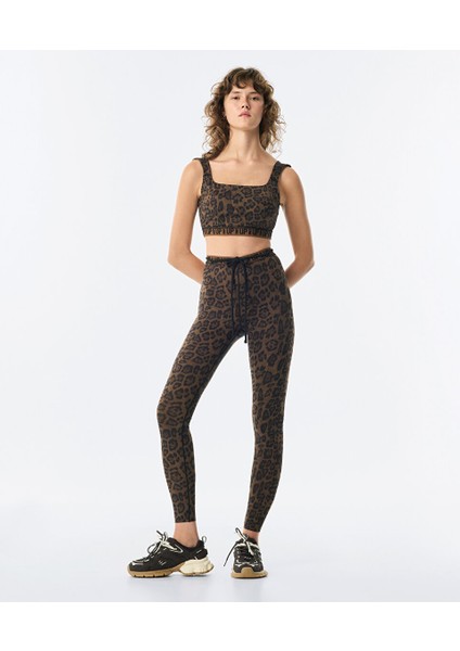 Leopar Desen Logo Jakarlı Spor Sütyeni TW6250130007CD4 fiyatları