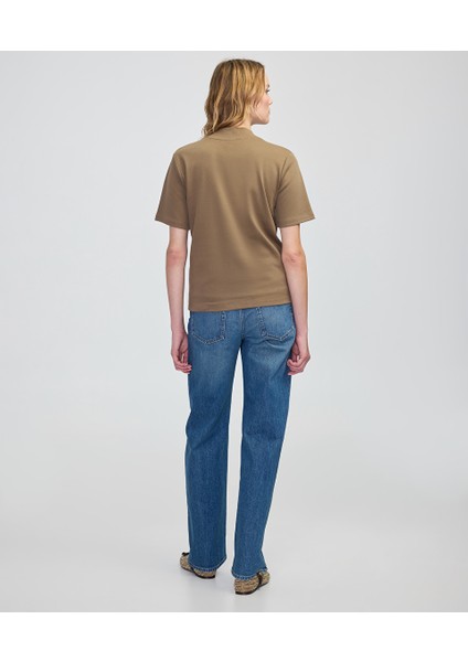 Rahat Kesim Dik Yaka Tişört IW6250070126014 fırsatları