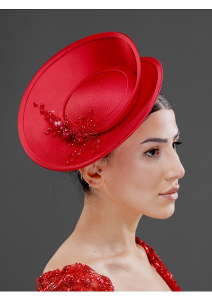 Inci ve Kristal Detaylı Beyaz Nikah Kepi – Zarif Özel Davet Şapkası