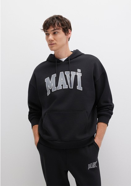 Mavi Logo Baskılı Kapüşonlu Siyah Sweatshirt 067149-902