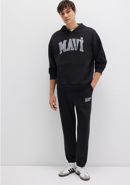 Mavi Logo Baskılı Kapüşonlu Siyah Sweatshirt 067149-902