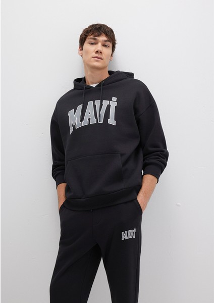 Mavi Logo Baskılı Kapüşonlu Siyah Sweatshirt 067149-902