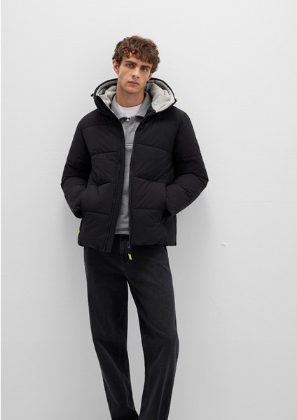 Kapüşonlu Siyah Şişme Mont 0110211-900