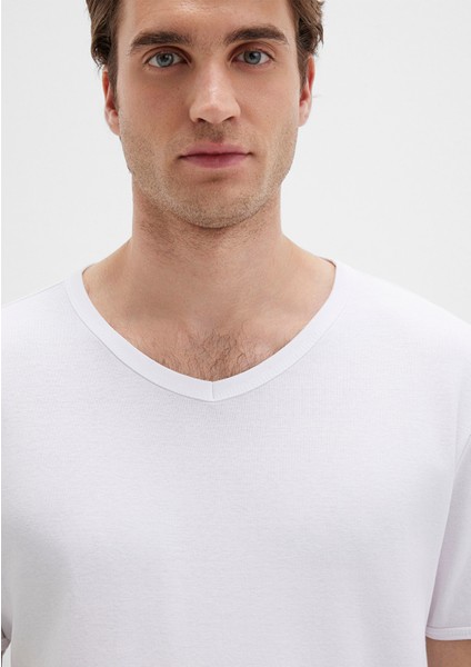 Ribana Detaylı V Yaka Beyaz Tişört 063748-620