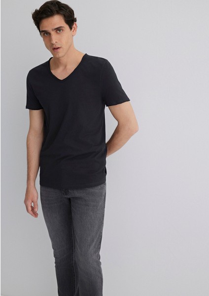 Dikiş Detaylı V Yaka Siyah Tişört 062773-26341