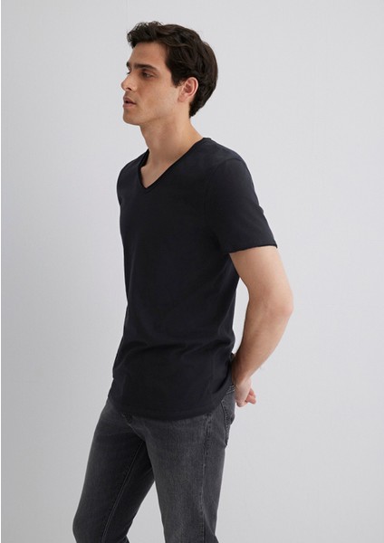 Dikiş Detaylı V Yaka Siyah Tişört 062773-26341